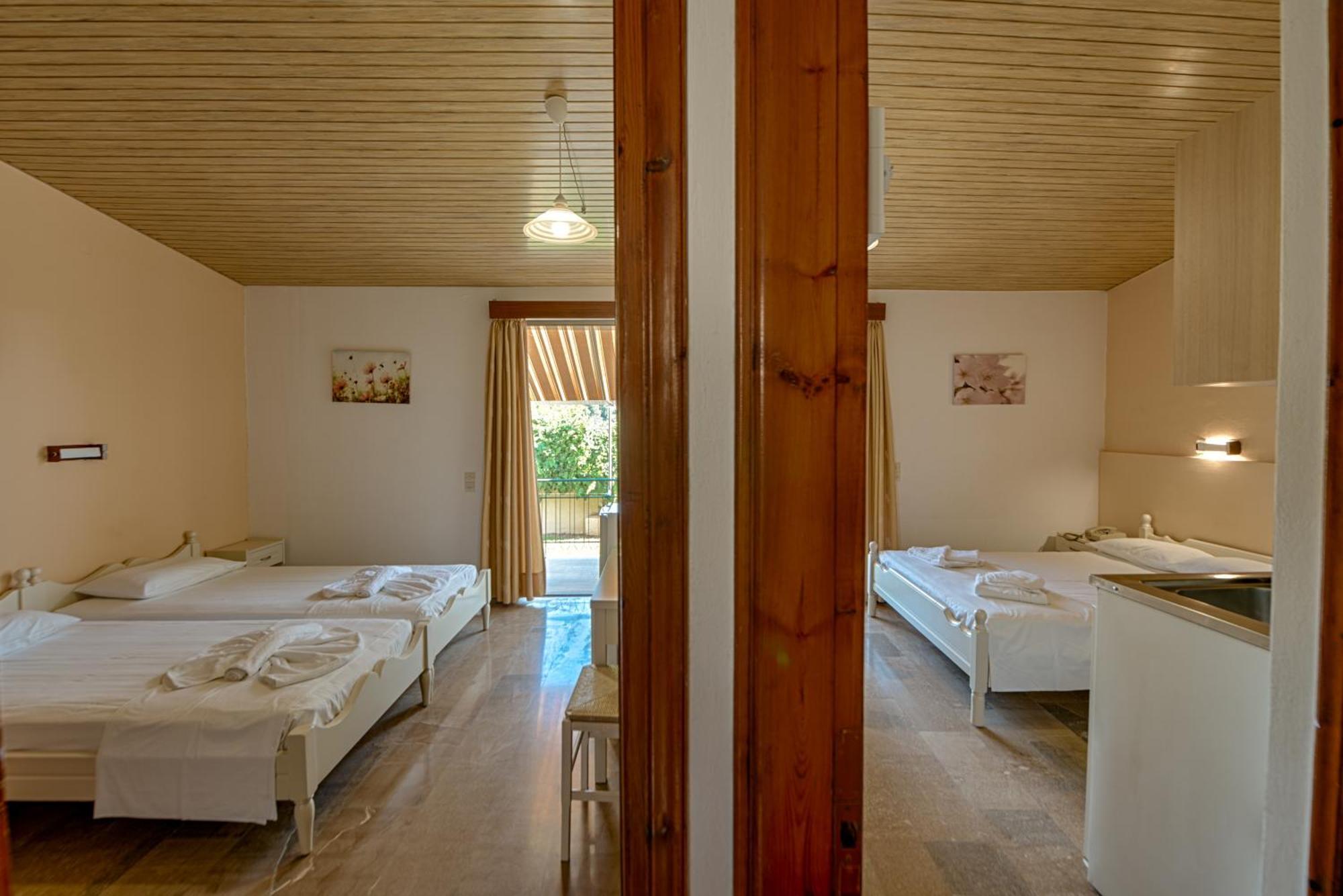 Ionis Hotel Troianata Ruang foto