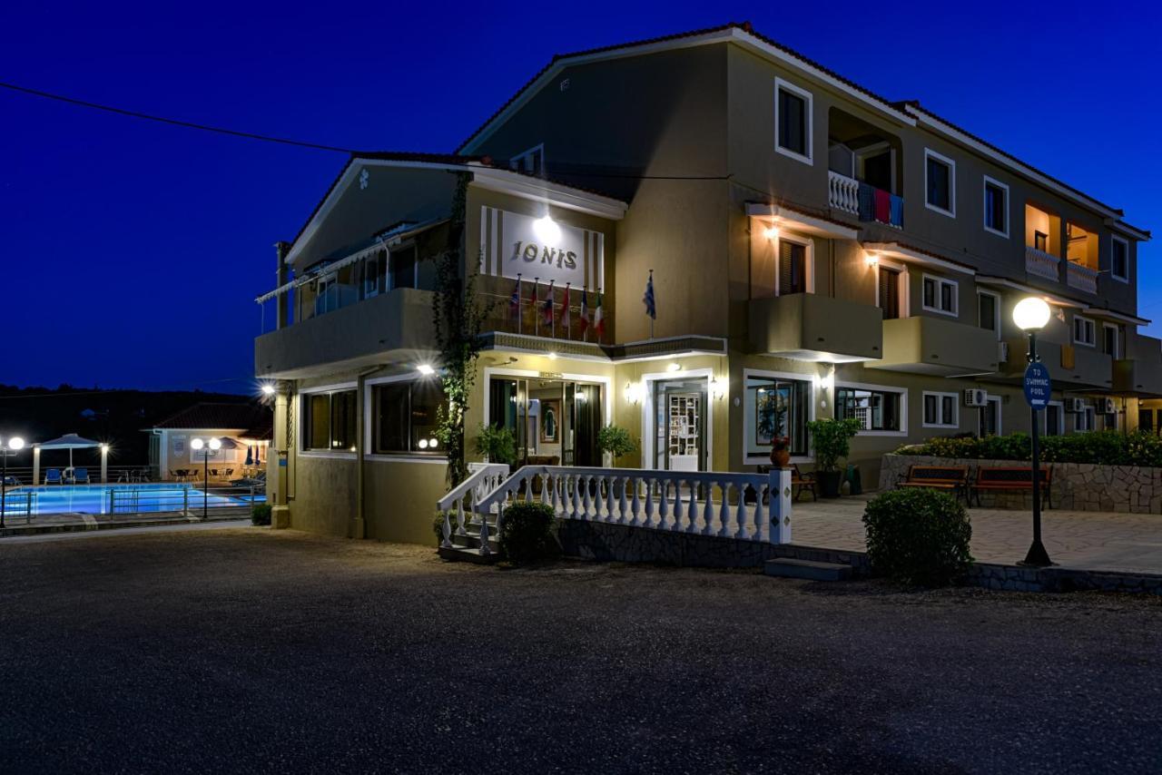 Ionis Hotel Troianata Bagian luar foto