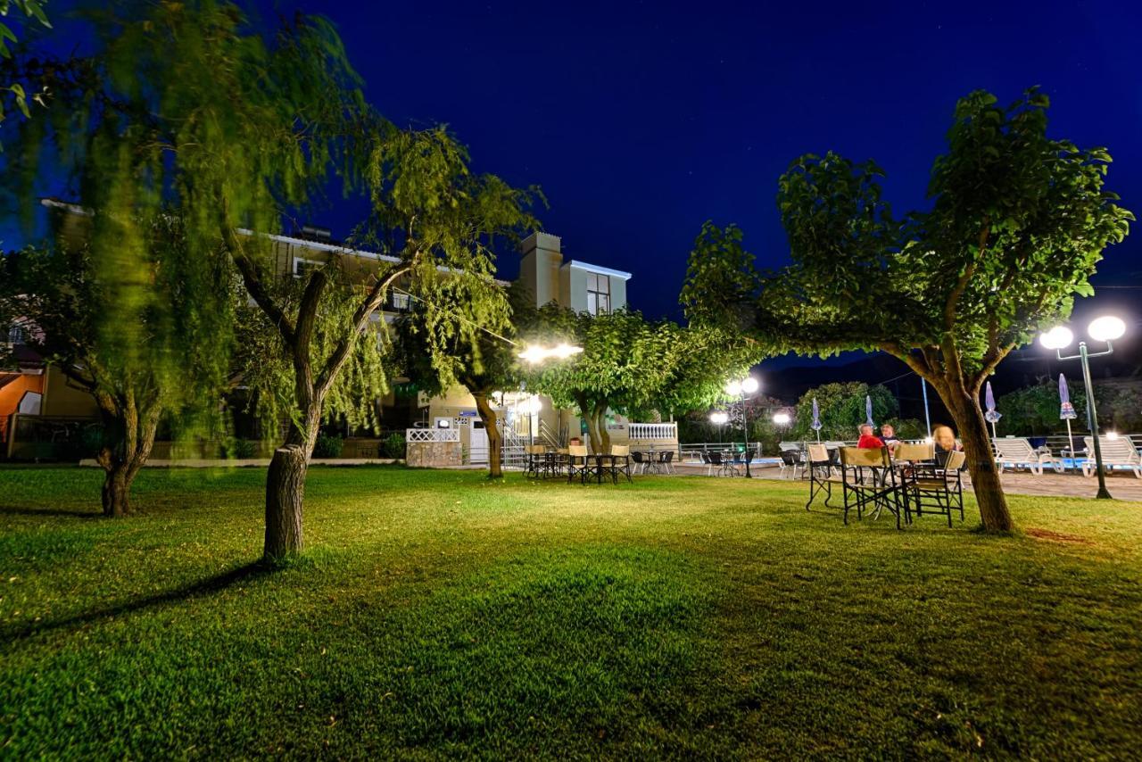 Ionis Hotel Troianata Bagian luar foto