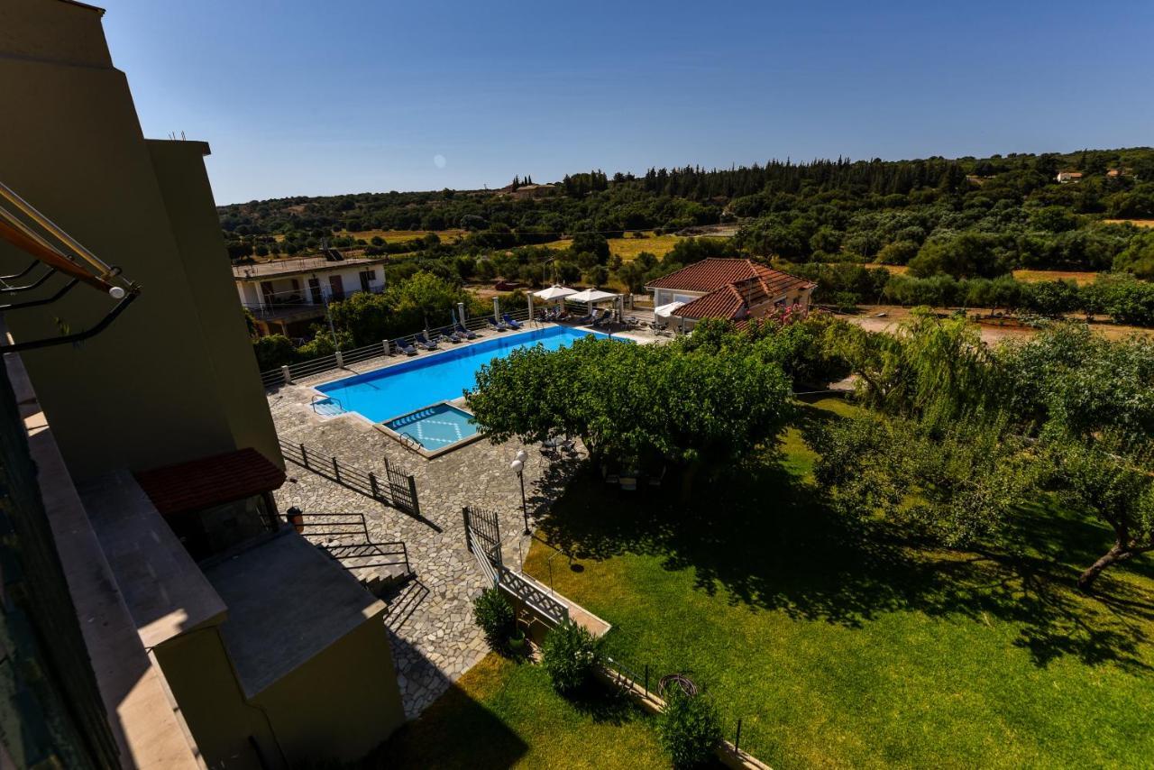 Ionis Hotel Troianata Bagian luar foto