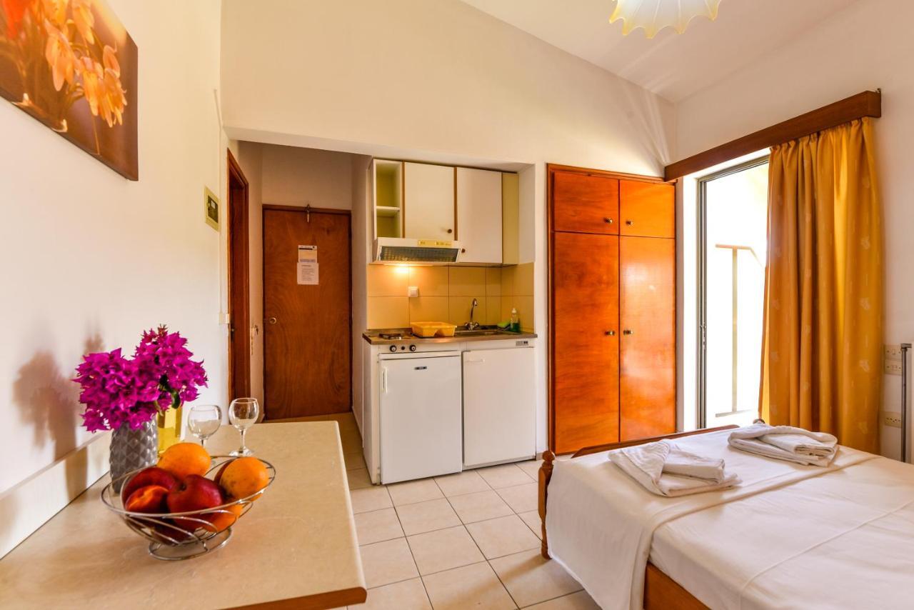 Ionis Hotel Troianata Bagian luar foto
